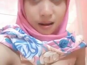 Bokep Indo - bokep hijab- hijab pink jadi budak seks 