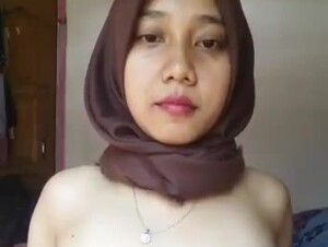 Bokep Indo - bokep hijab- hijab doyan maen susu 